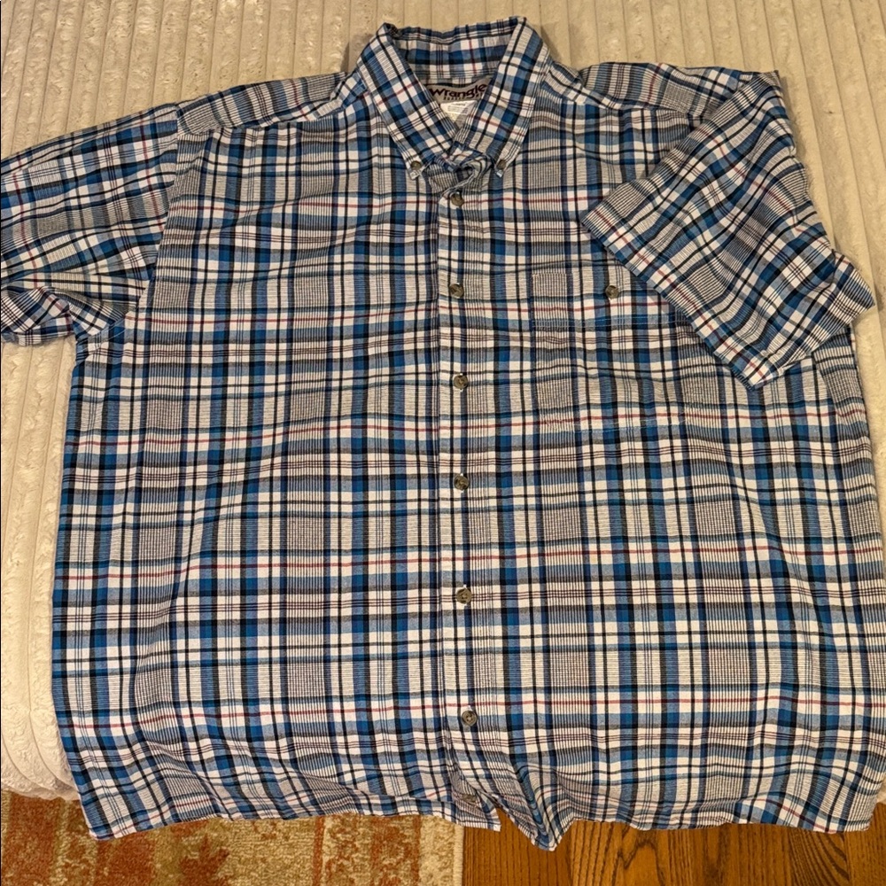 Wrangler Rugged Wear Men's Plaid Button-Down Shirt